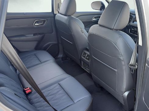 New 2026 Nissan Rogue Platinum w/ Platinum Premium Package AWD/4WD image 18