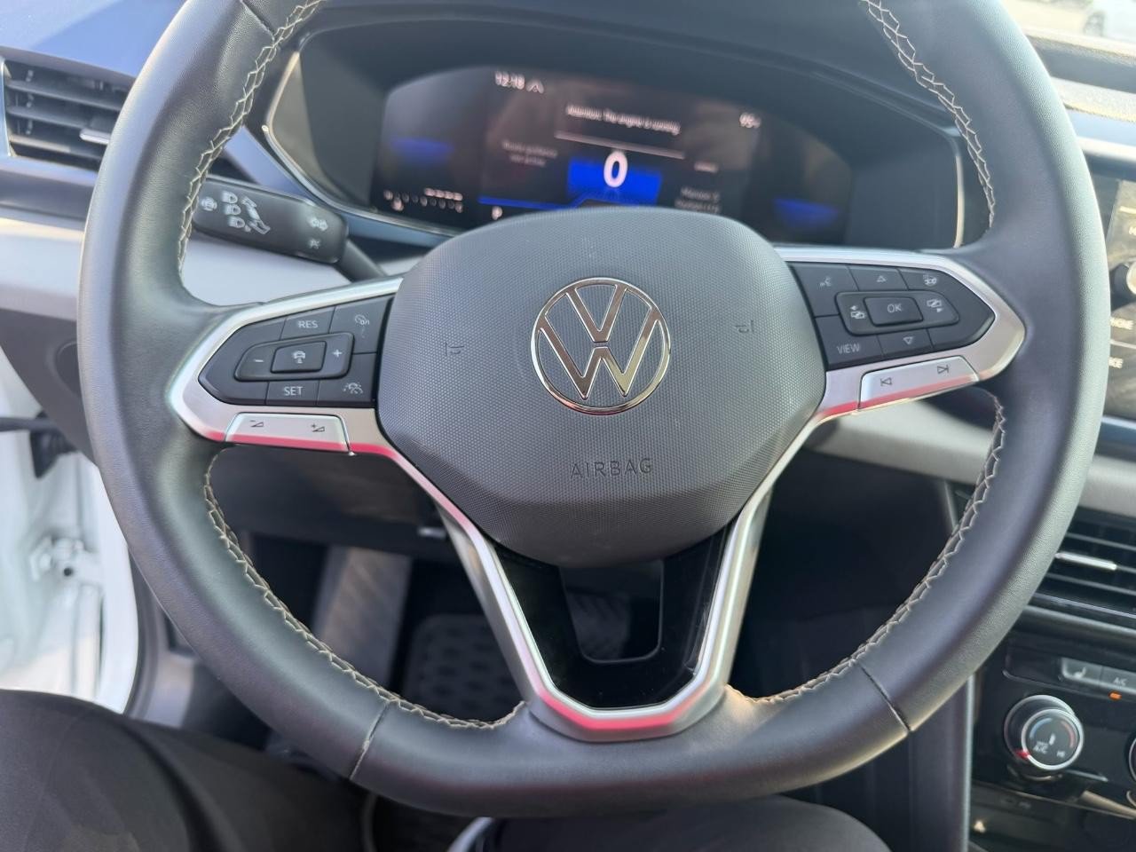 Used 2023 Volkswagen Taos SE w/ Panoramic Sunroof Package AWD/4WD image 11