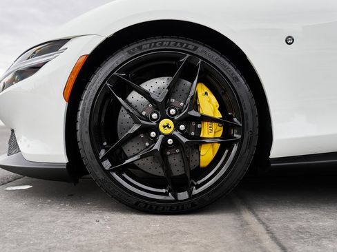 Used 2024 Ferrari Roma Spider image 3