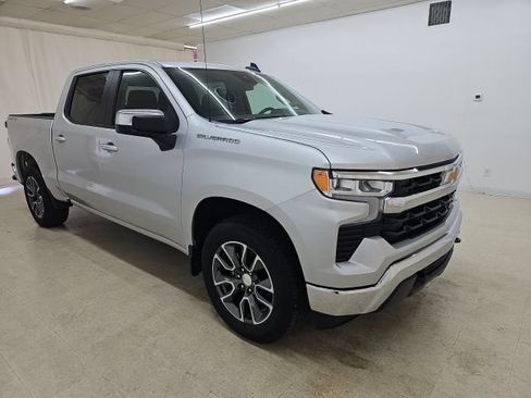 Used 2022 Chevrolet Silverado 1500 LT AWD/4WD image 30