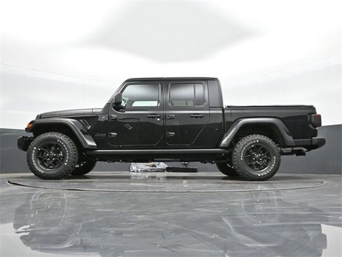 Used 2024 Jeep Gladiator Sport image 43