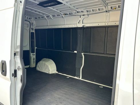 Used 2025 RAM ProMaster 2500 w/ Convenience Group FWD image 40