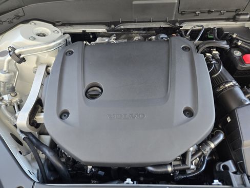 New 2026 Volvo XC90 B6 Plus w/ Protection Package Premier image 32