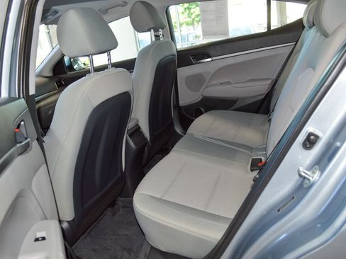 Used 2017 Hyundai Elantra SE FWD image 11