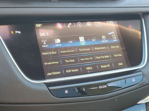 Used 2017 Cadillac XT5 Luxury w/ Driver Awareness Package image 17