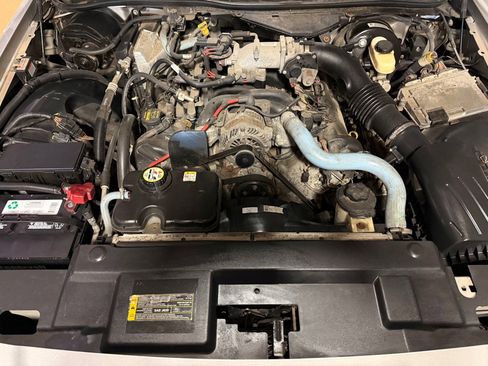 Used 2008 Ford Crown Victoria Police Interceptor image 5