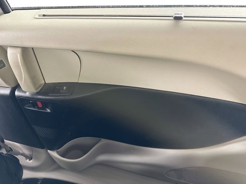 Used 2023 Chrysler Pacifica Touring-L FWD image 45