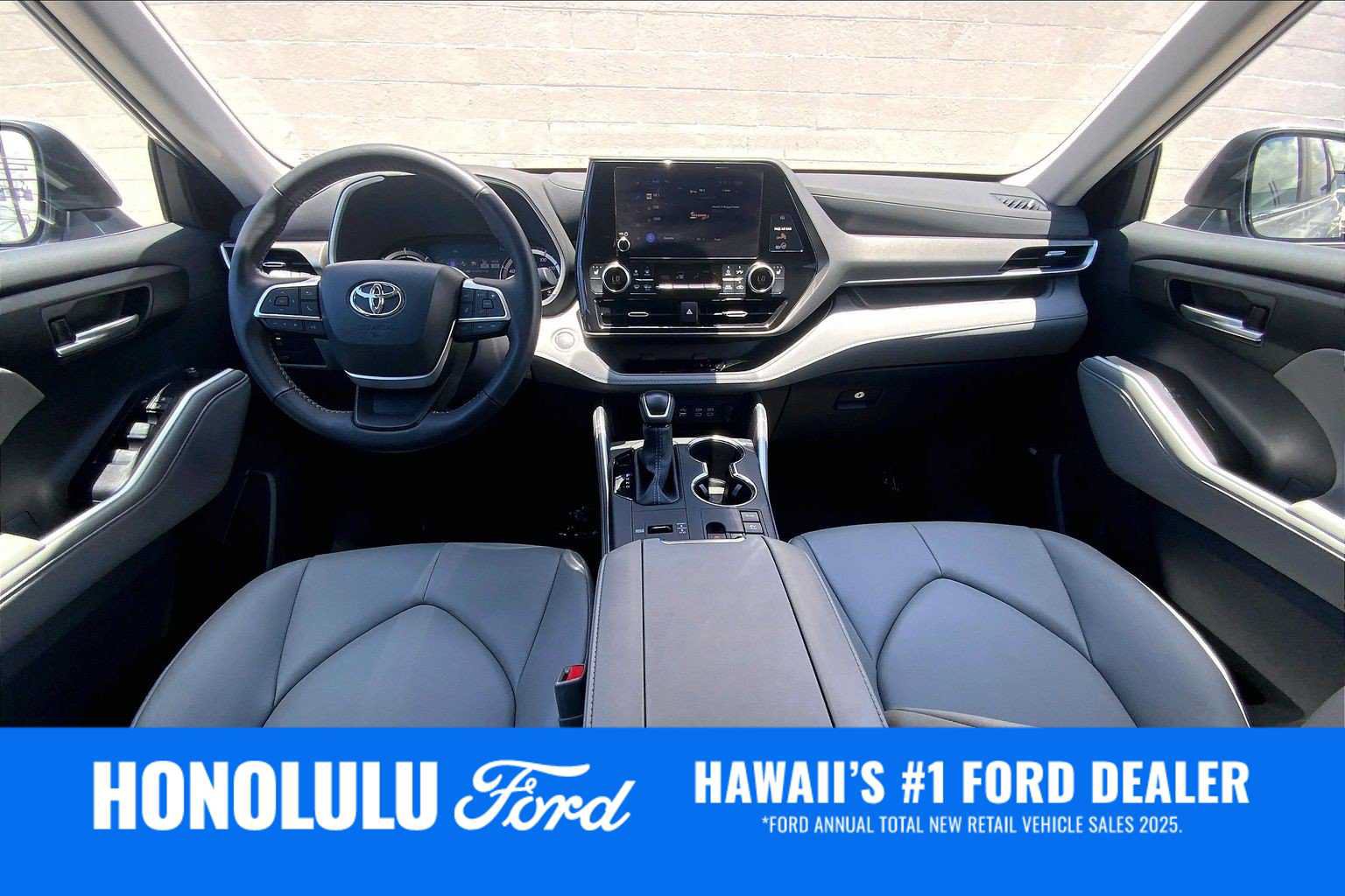 Used 2025 Toyota Highlander XLE AWD/4WD image 10
