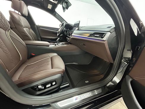 Used 2023 BMW M550i xDrive w/ Executive Package AWD/4WD image 40