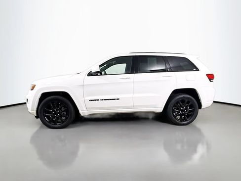 Used 2022 Jeep Grand Cherokee Laredo X AWD/4WD image 4