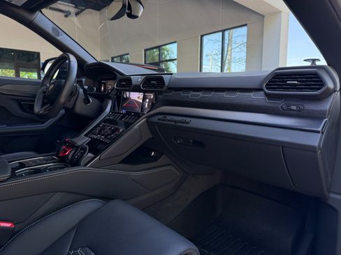 Used 2024 Lamborghini Urus S image 22