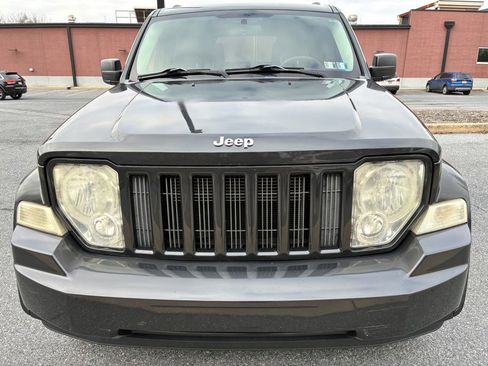 Used 2010 Jeep Liberty Sport w/ Popular Equipment Group image 2