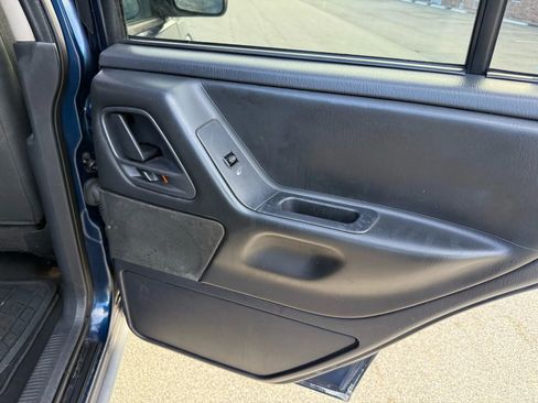 Used 2002 Jeep Grand Cherokee Laredo image 21