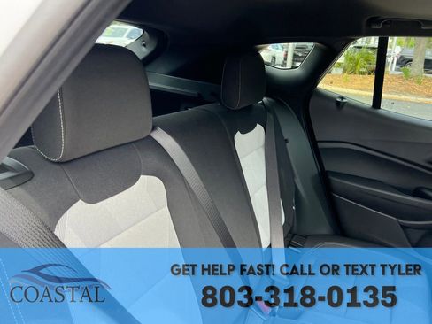 Used 2026 Chevrolet Trax RS w/ Sunroof Package FWD image 23