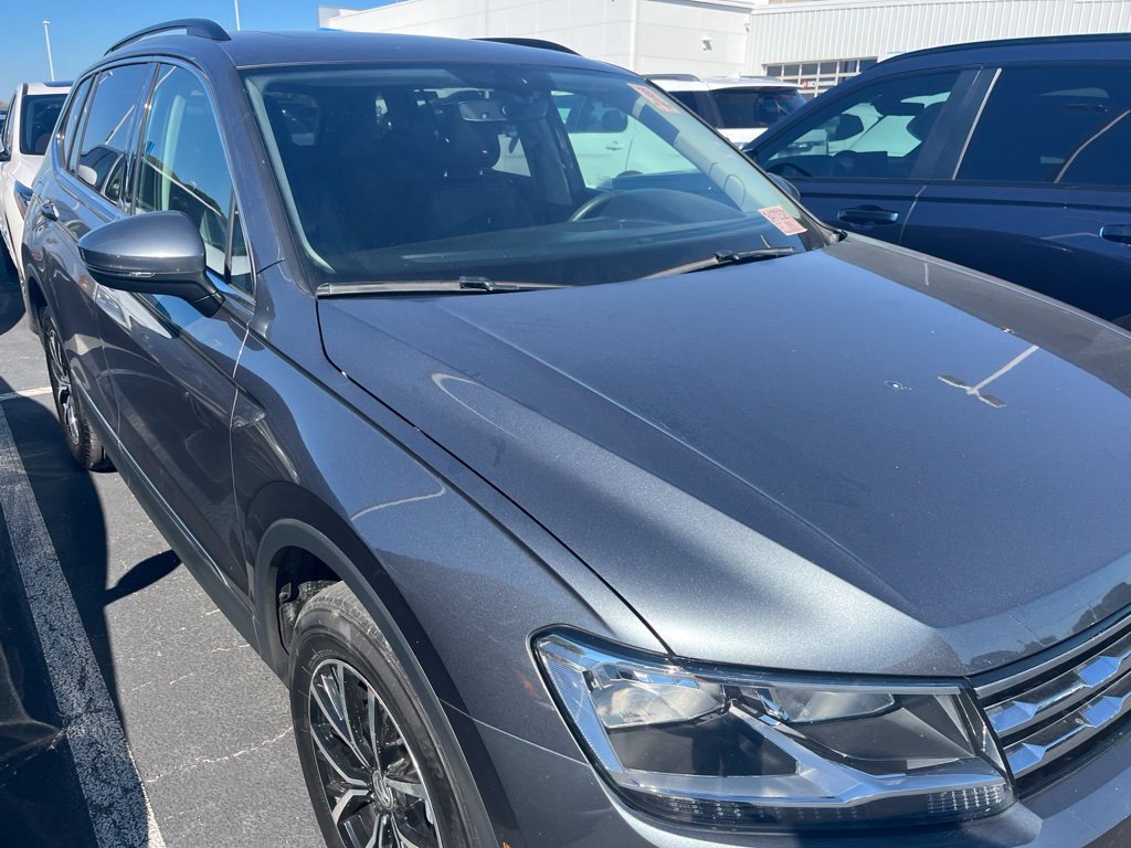 Used 2021 Volkswagen Tiguan SE R-Line FWD image 3