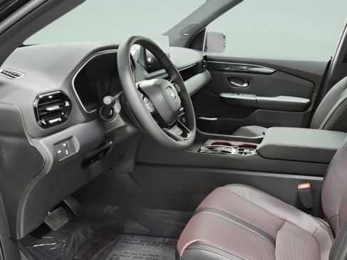 Used 2025 Honda Pilot Black Edition image 21