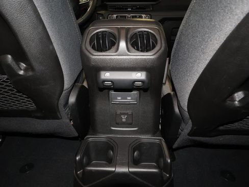 Used 2024 Jeep Wrangler Unlimited Rubicon image 29