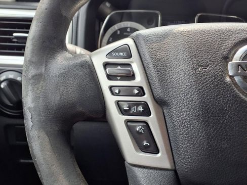 Used 2018 Nissan Titan SV image 26