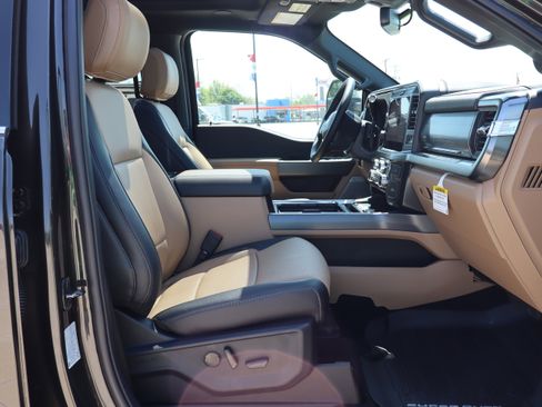 New 2025 Ford F350 Lariat w/ Lariat Ultimate Package image 12