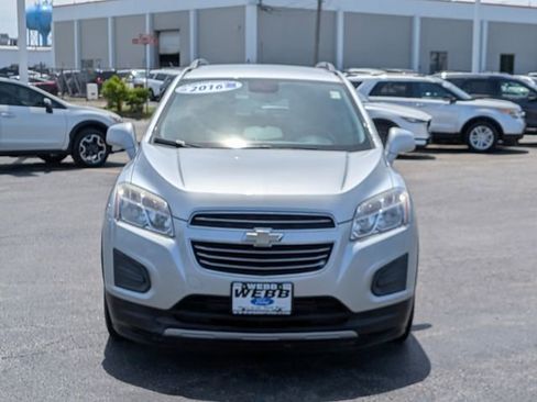 Used 2016 Chevrolet Trax LT FWD image 3