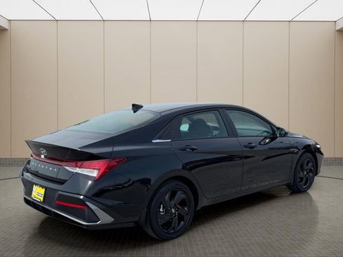New 2026 Hyundai Elantra SEL Sport Premium FWD image 4