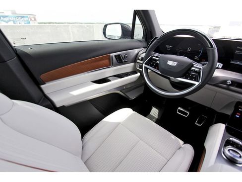 New 2026 Cadillac Vistiq Luxury image 8