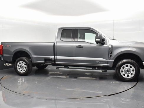 Used 2024 Ford F250 XLT image 4