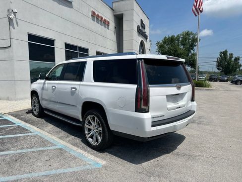 Used 2020 Cadillac Escalade ESV Luxury AWD/4WD image 4