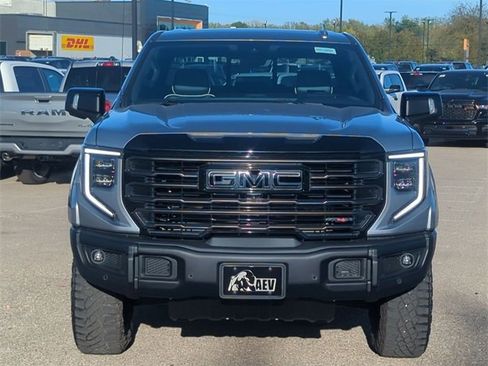 Used 2023 GMC Sierra 1500 AT4X image 8
