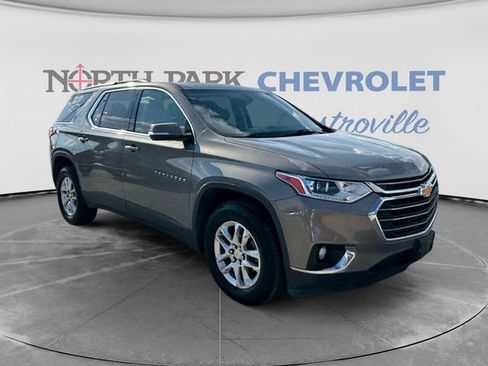 Used 2018 Chevrolet Traverse LT FWD image 1