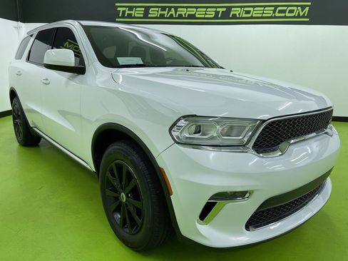 Used 2021 Dodge Durango SXT w/ 3rd Row Seating Group RWD image 2