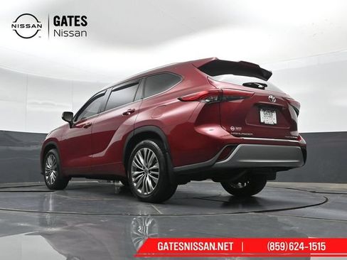 Used 2021 Toyota Highlander Platinum AWD/4WD image 49