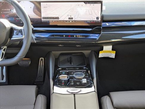 Used 2025 BMW i5 M60 w/ Premium Package image 11