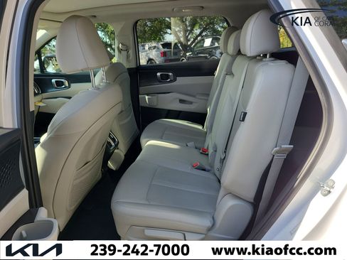Certified 2024 Kia Sorento S w/ Panoramic Sunroof Package FWD image 11