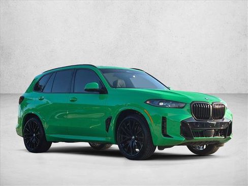 Used 2026 BMW X5 sDrive40i w/ M Sport Package RWD image 3
