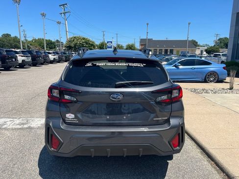 Used 2025 Subaru Crosstrek 2.5i Premium AWD/4WD image 5
