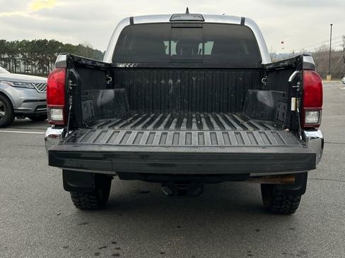 Used 2018 Toyota Tacoma SR5 image 32