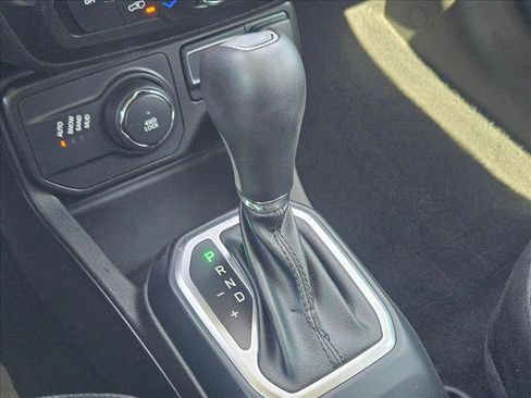 Used 2021 Jeep Renegade Sport w/ Sport Appearance Group image 12