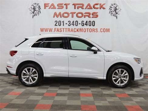 Used 2023 Audi Q3 2.0T Premium image 4