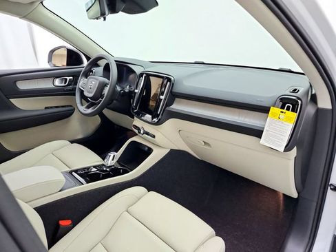 New 2026 Volvo XC60 B5 Ultra w/ Climate Package AWD/4WD image 17