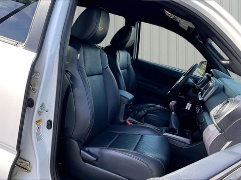 Used 2017 Toyota Tacoma TRD Pro image 17