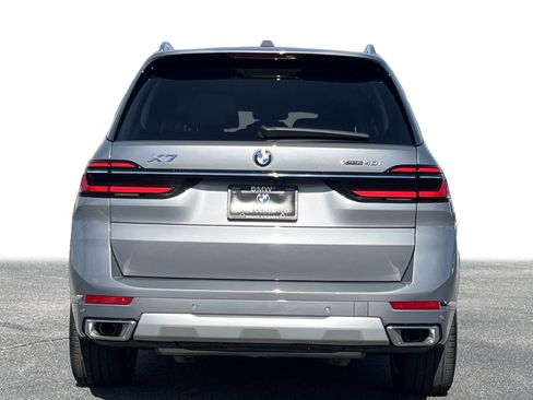 Used 2025 BMW X7 xDrive40i w/ Parking Assistance Package image 26