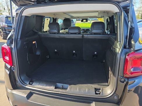 Used 2023 Jeep Renegade Trailhawk w/ Sun/Sound Group AWD/4WD image 12