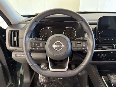 Certified 2025 Nissan Pathfinder SL FWD image 33