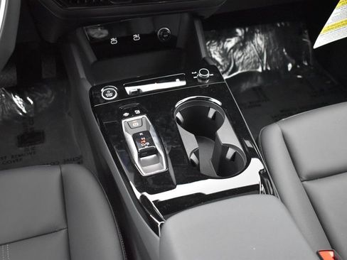 New 2025 Audi A6 e-tron Premium AWD/4WD image 16
