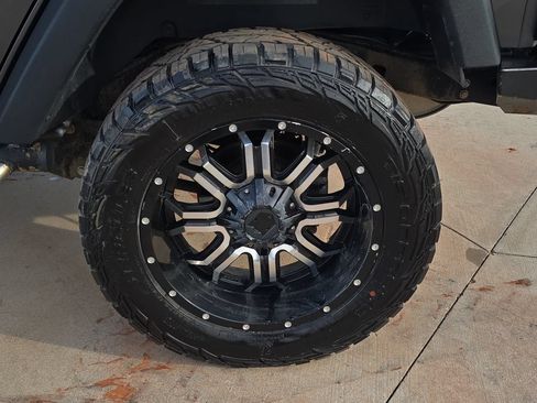 Used 2018 Jeep Wrangler Unlimited Sport S AWD/4WD image 33