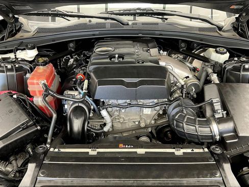 Used 2016 Chevrolet Camaro LT RWD image 9