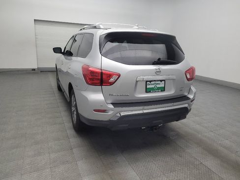 Used 2019 Nissan Pathfinder SV AWD/4WD image 5