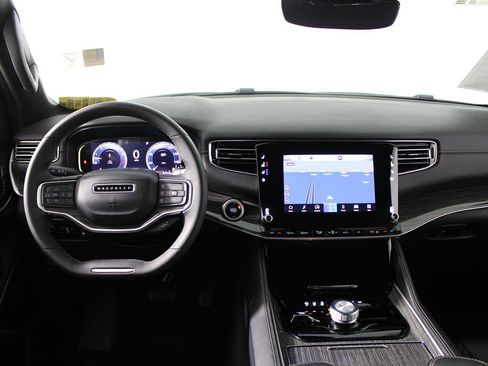 Used 2022 Jeep Wagoneer Series II image 8