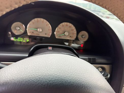 Used 2004 Ford Thunderbird RWD image 15